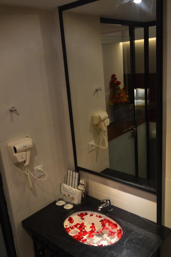 Royal Holiday Hotel Γιανγκόν Εξωτερικό φωτογραφία