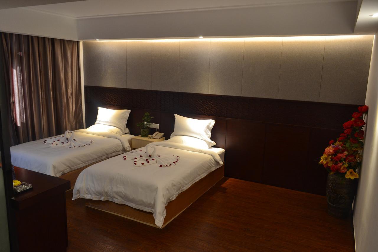 Royal Holiday Hotel Γιανγκόν Εξωτερικό φωτογραφία