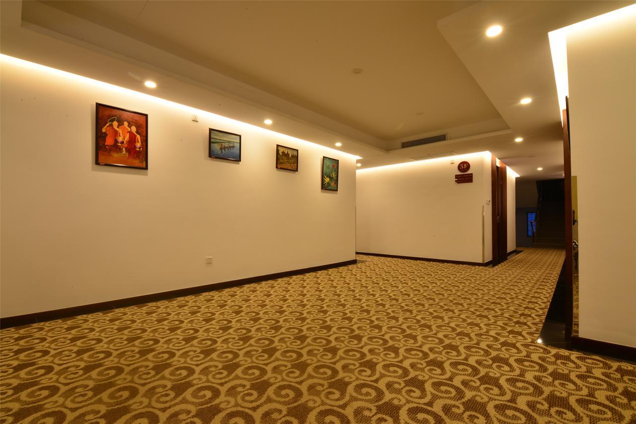 Royal Holiday Hotel Γιανγκόν Εξωτερικό φωτογραφία
