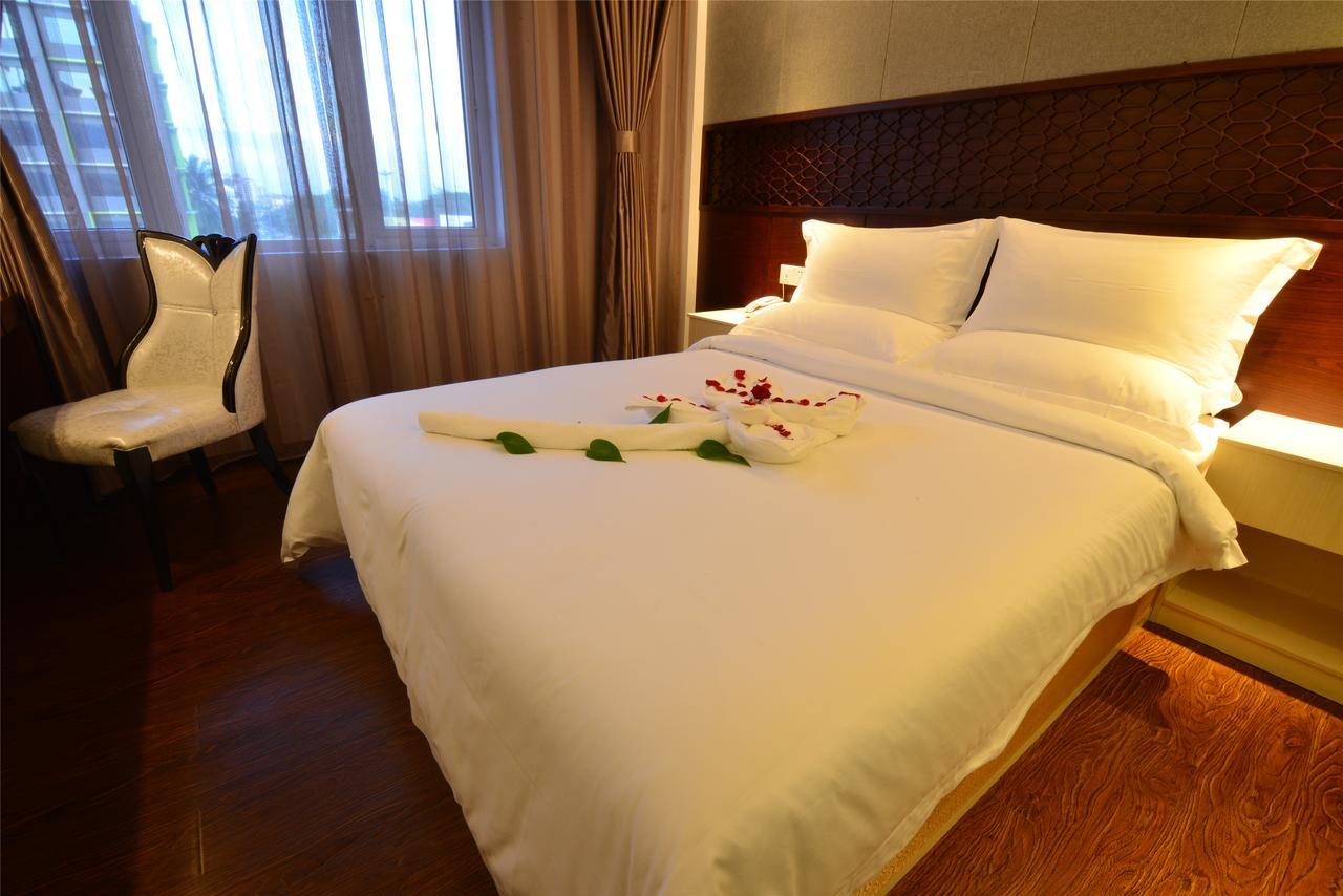 Royal Holiday Hotel Γιανγκόν Εξωτερικό φωτογραφία