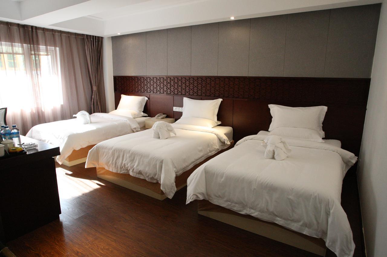 Royal Holiday Hotel Γιανγκόν Δωμάτιο φωτογραφία