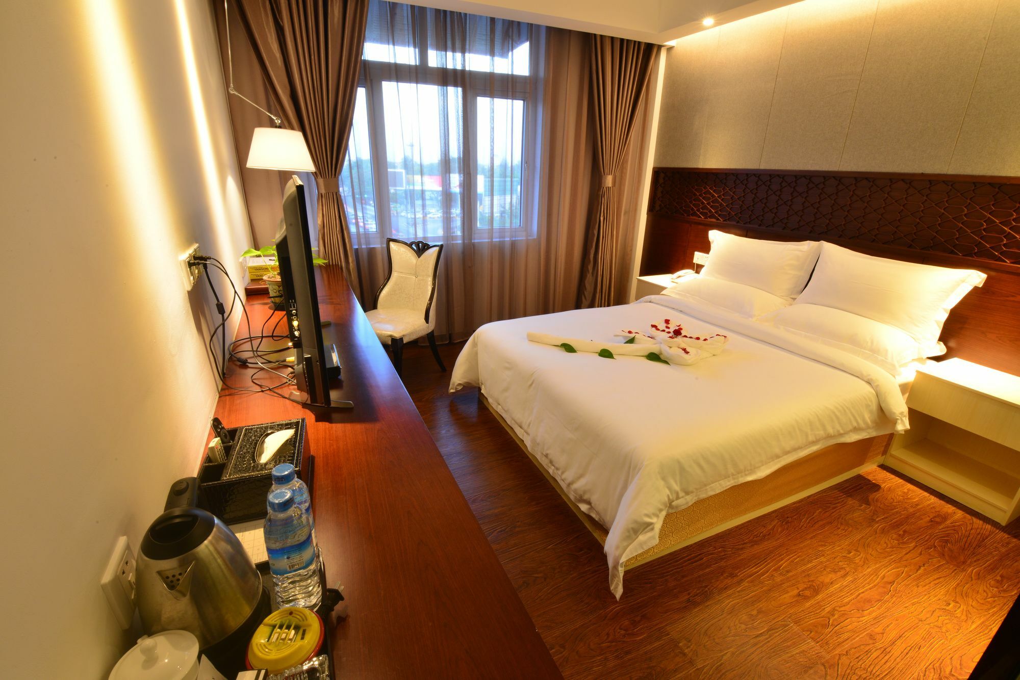 Royal Holiday Hotel Γιανγκόν Εξωτερικό φωτογραφία